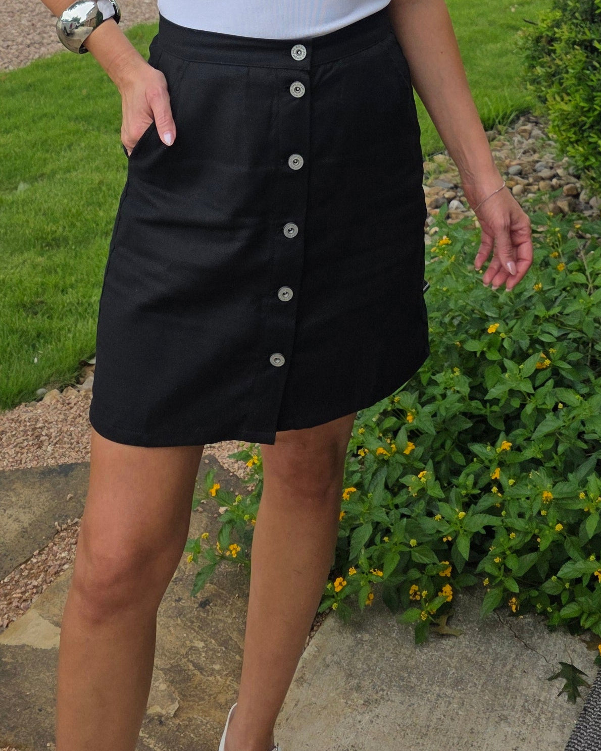 The Everyday Chic Skirt-Black